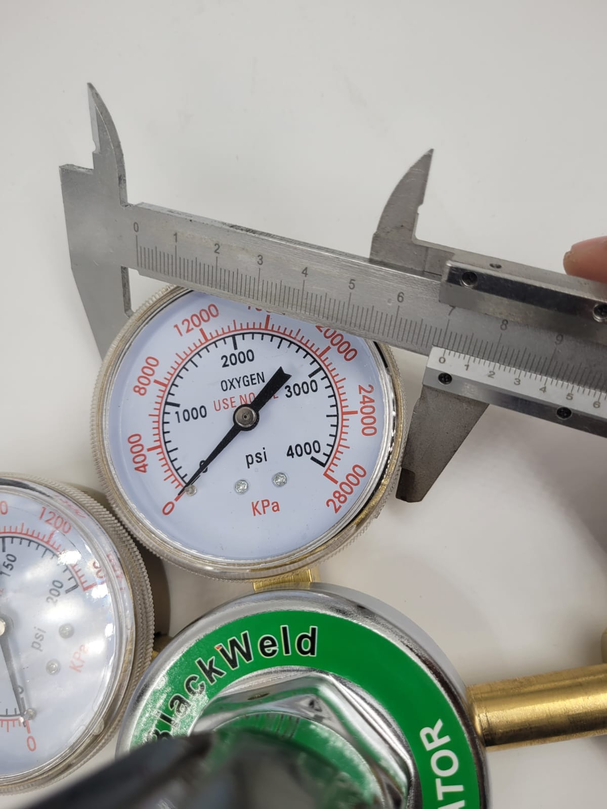 REGULADOR DE OXIGENO INDUSTRIAL ENT 4000 PSI - Imagen 3