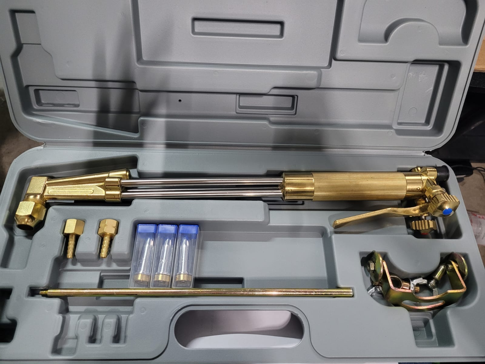 WhatsApp Image 2024-01-17 at 10.26.54 (1) SOPLETE DE OXICORTE 62-3F KIT INCLUYE 3 BOQUILLAS, COMPAS Y MALETA - Imagen 2